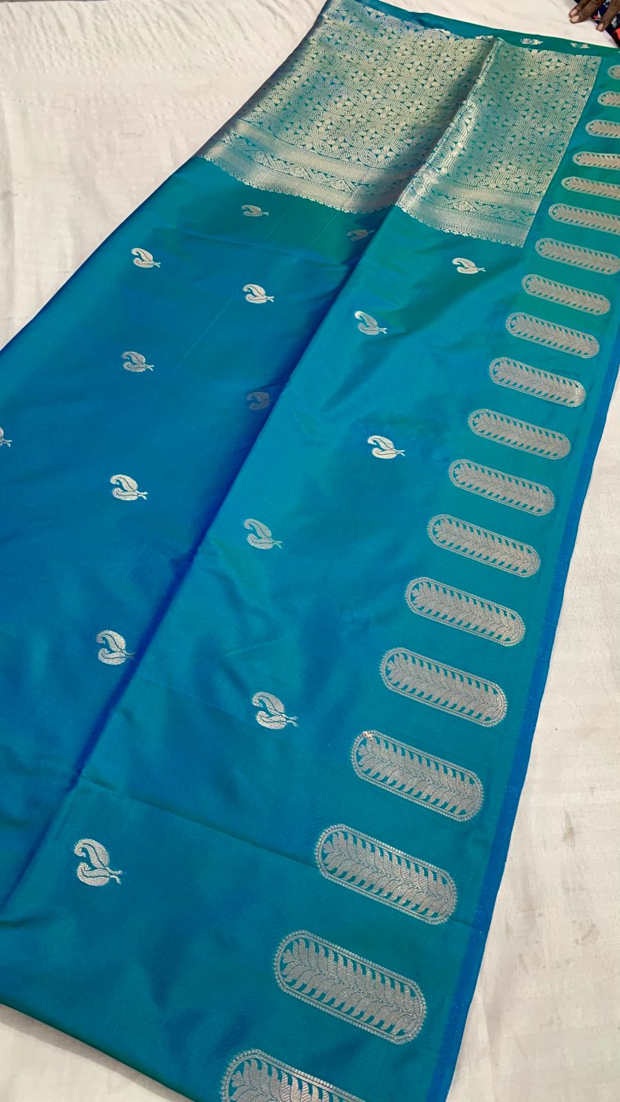 Peacock Silk Saree with Beautiful Viscose Zari Motif
