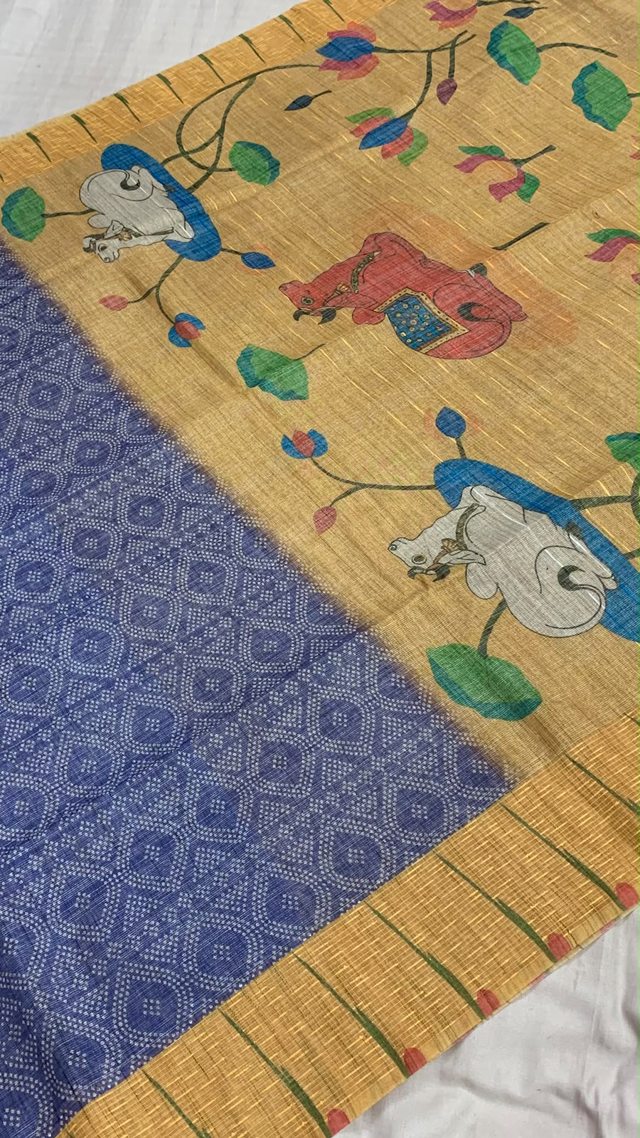 Matka Ghicha Bandhani Ikkat Saree