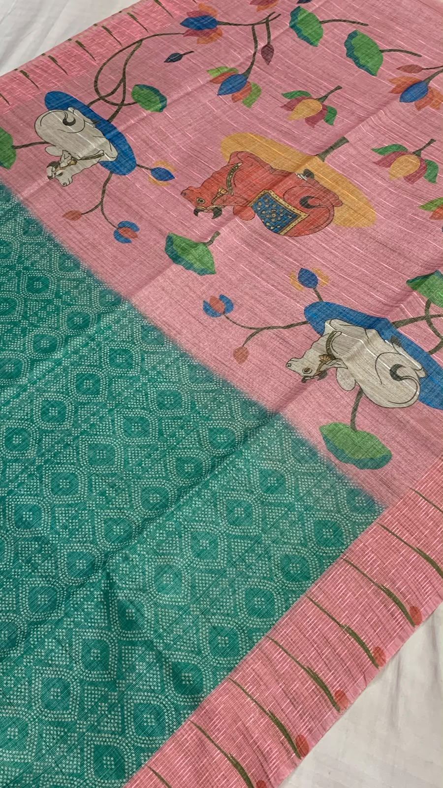 Matka Ghicha Bandhani Ikkat Saree