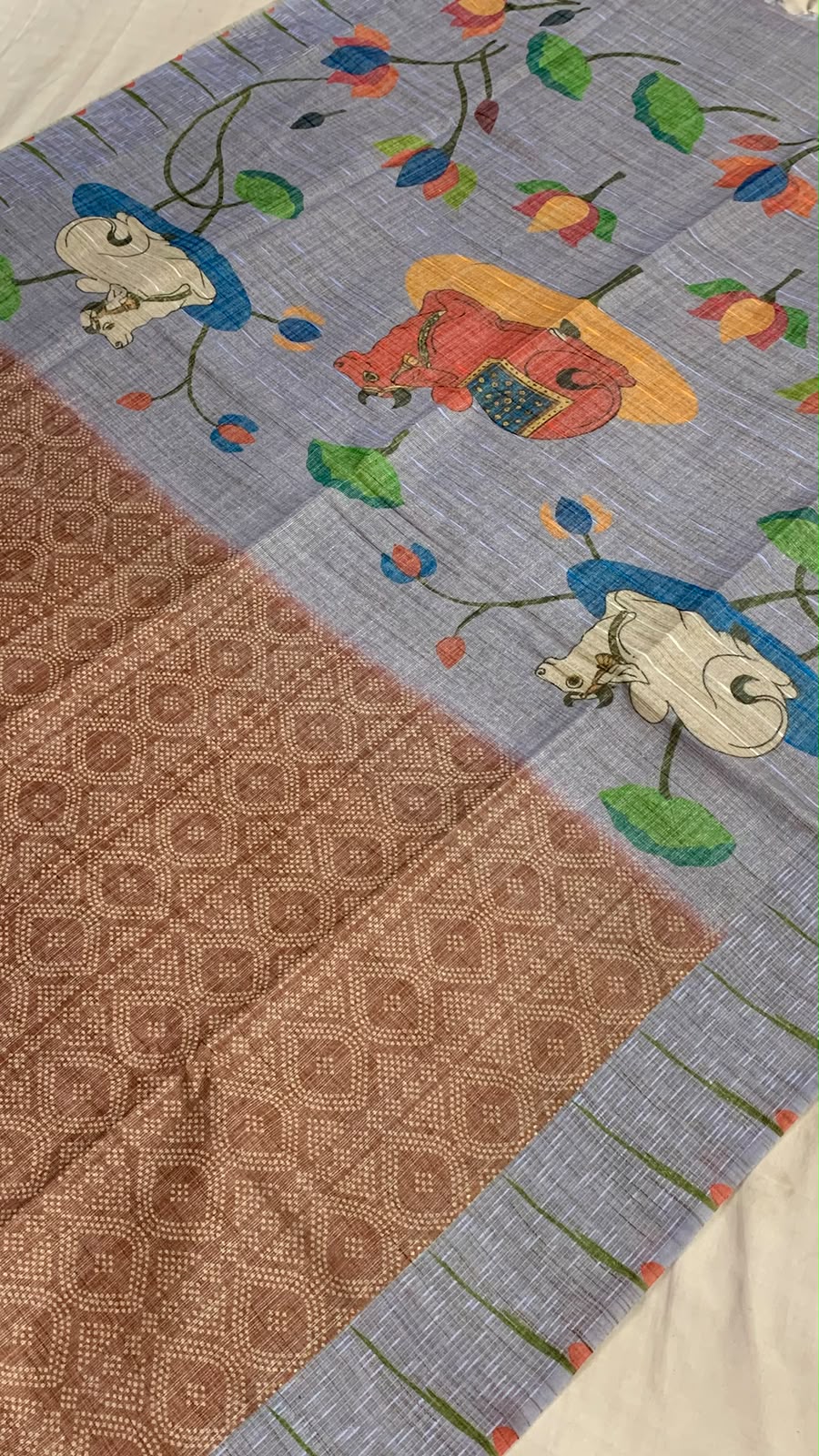 Matka Ghicha Bandhani Ikkat Saree
