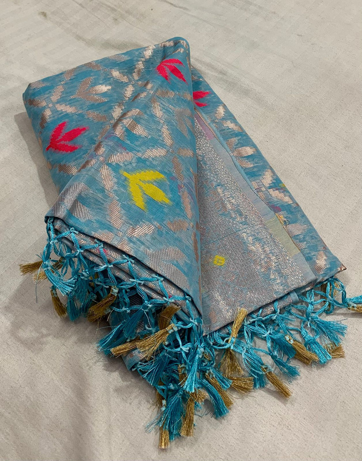 Benarasi Linen Floral Thread Saree
